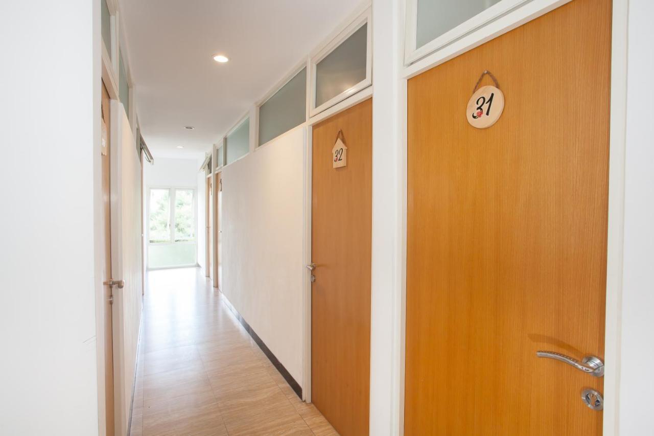 Hotel Reddoorz Near Museum Angkut Batu Batu  Zewnętrze zdjęcie