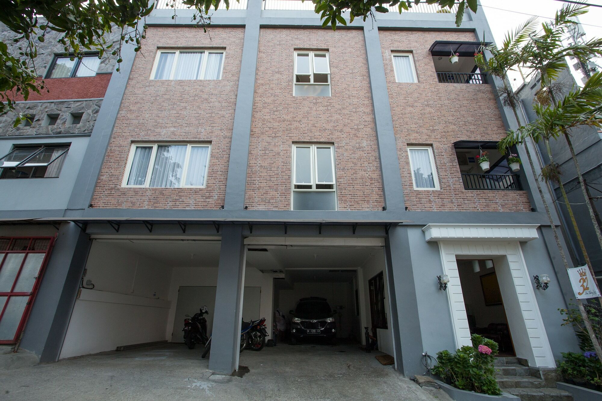Hotel Reddoorz Near Museum Angkut Batu Batu  Zewnętrze zdjęcie